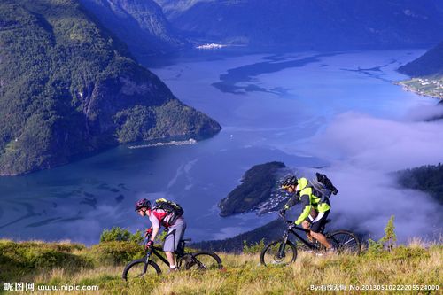 承载着巨大 承载着巨大